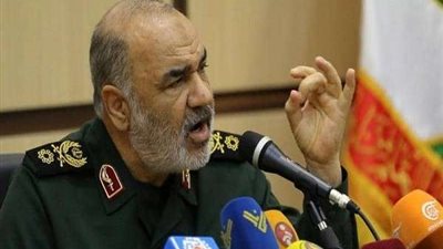 طهران تلوح بفرض رسوم لعبور السفن مضيق هرمز