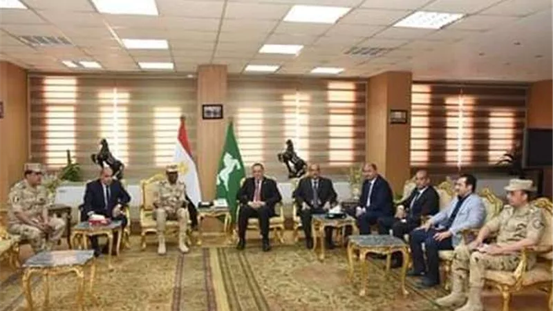 محافظ الشرقية يستقبل قائد قوات الدفاع الشعبي والعسكري