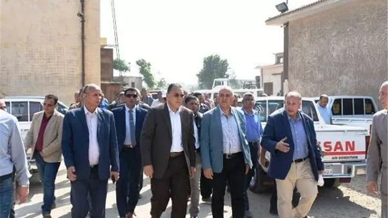 وزير الري ومحافظ الشرقية يتفقدان أعمال إنشاء قنطرة على ترعة الوادي الشرقي