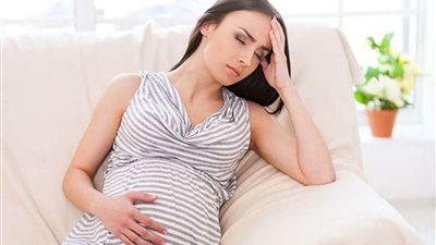 استشاري حقن مجهري يحذر من سلوكيات تضر بالأم والجنين