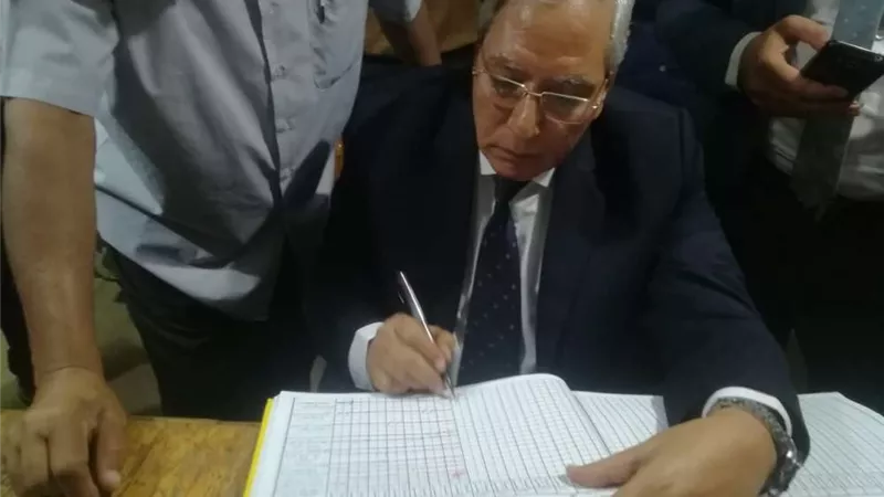 إحالة مدير مستشفى ميت سلسيل وأمين المخازن و8 أطباء للتحقيق