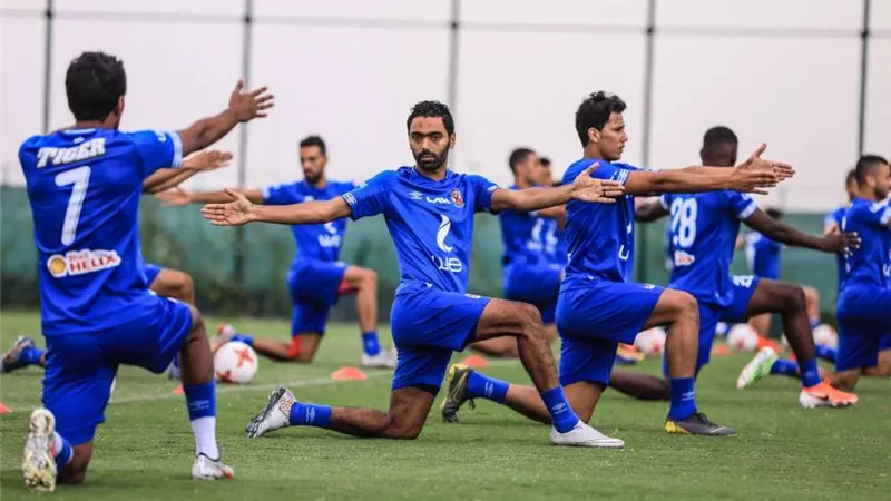 اليوم.. لاعبو الأهلي يخوضون مرانًا على فترتين صباحًا ومساءً