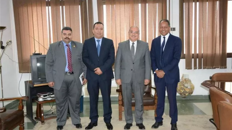جامعة أسيوط تبحث سبل عقد شراكة مع مسئولي برنامج الأغذية العالمي