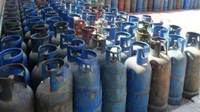 القبض على صاحب مخزن إسطوانات غاز يقوم ببيعها في السوق السوداء بالجيزة