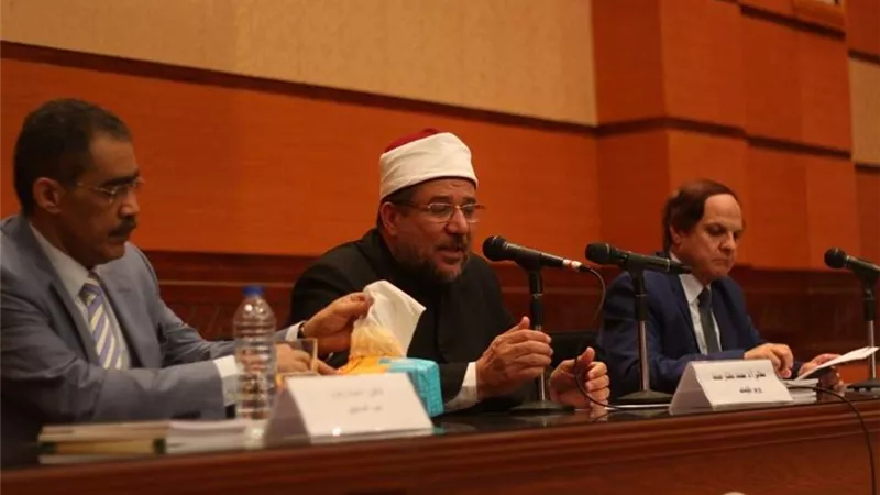 وزير الأوقاف ونقيب الصحفيين يفتتحان دورة قضايا تجديد الخطاب الديني