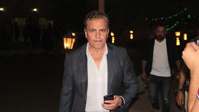 الغيطي وأشرف زكي أول الحاضرين في عزاء والدة داليا مصطفى (صور)