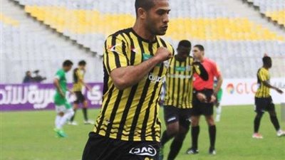 رئيس المقاولون العرب: انتقال أحمد علي إلى بيراميدز قرصنه وليس تعاقدا