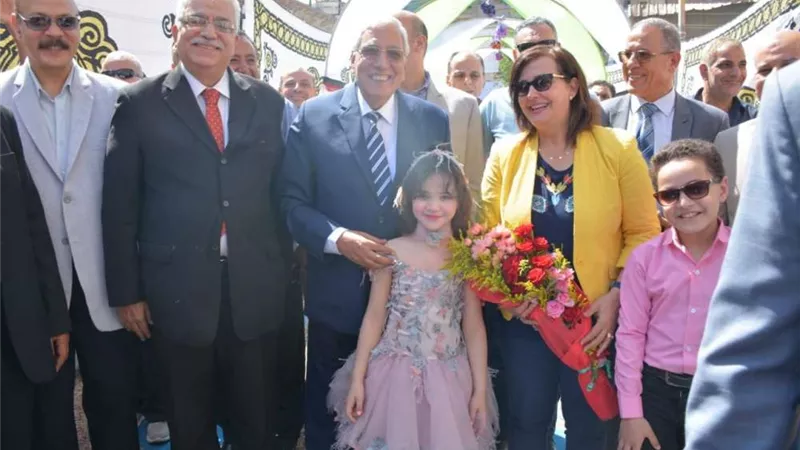 شاروبيم ومحرز يفتتحان أول مصنع ثلج متنقل في مصر