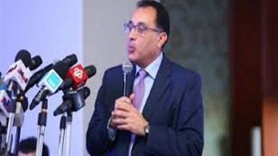 رئيس الوزراء يجتمع مع اللجنة العليا لمياه النيل