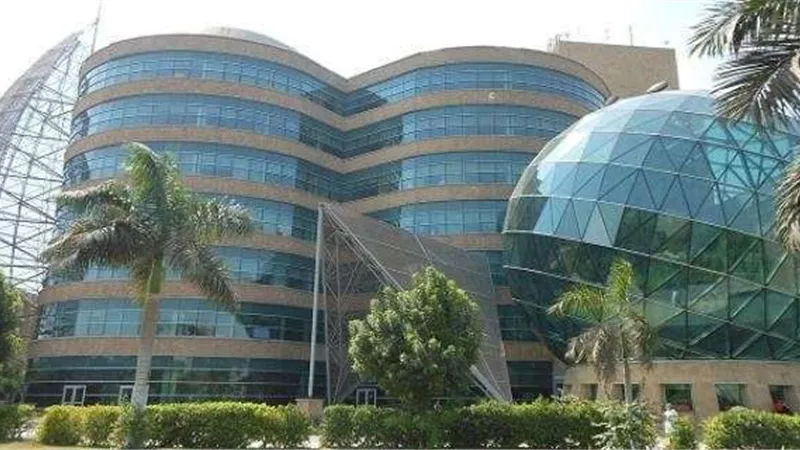 مجلس أمناء مستشفى ”57357” يرد على المشككين في بيان رسمي