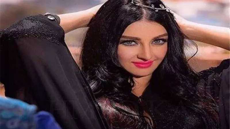 مفاجأة.. صافيناز شبه عارية بالساحل الشمالي (فيديو وصور)