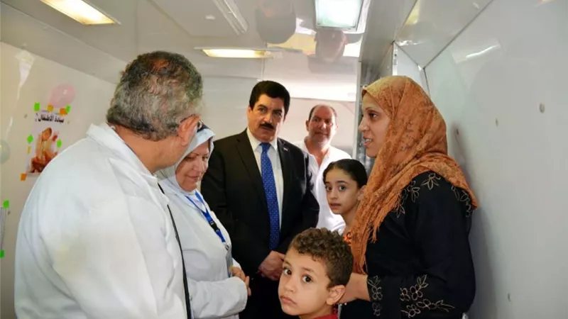 محافظ القليوبية يتفقد القافلة الطبية المجانية بكفر فرسيس ببنها
