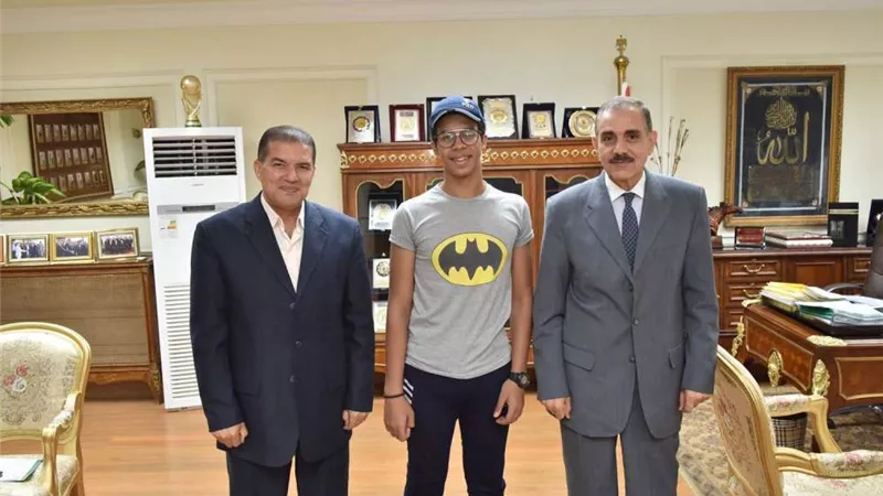 محافظ أسيوط يستقبل 
