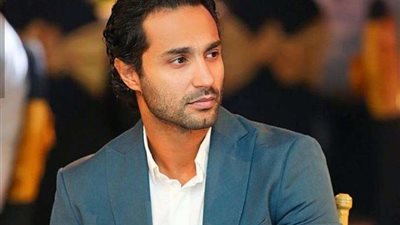 كريم فهمي يظهر مع زوجته في الجونة