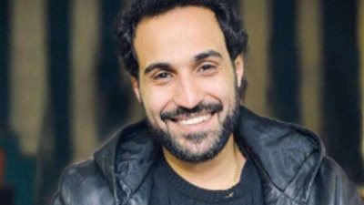 أحمد فهمي ينشر صورة برفقة كلبه وشقيقه يعلق