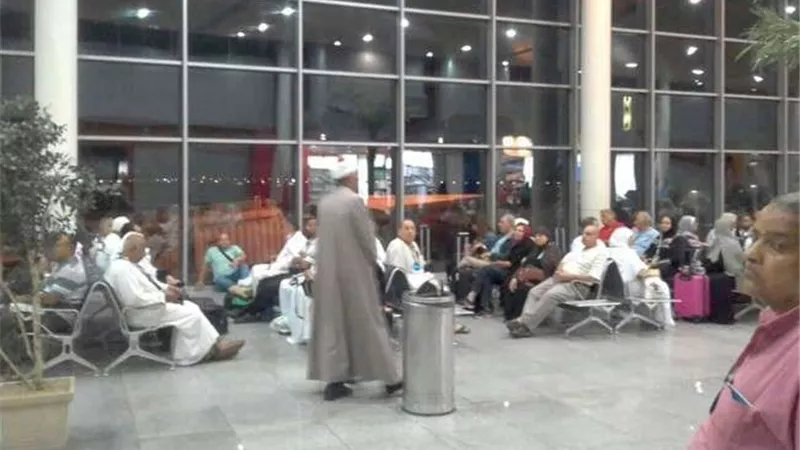 البحوث الإسلامية: انتشار وعاظ الأزهر في صالات السفر لتوعية الحجاج