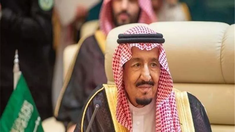 السعودية: نقل أحد أفراد طاقم سفينة إيرانية لسلطنة عمان بعد تحسن صحته
