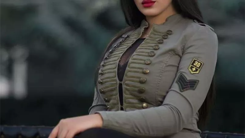بالصور.. جيهان خليل تتألق في أحدث جلسة تصوير بالأهرامات