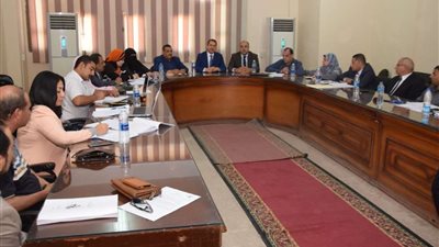 بني سويف تنظم ورش عمل لمراجعة استراتيجية قطاع الصناعة والتعدين