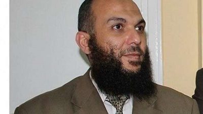 بعد فتوى لباس الإحرام.. داعية سلفي مهاجما 