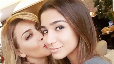 نجلة نوال الزغبي توضح حقيقة خطبتها