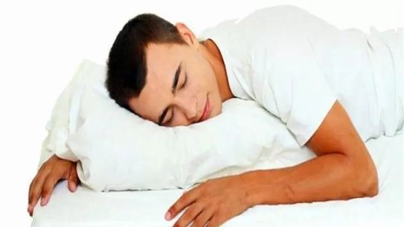 بسبب أضراره الصحية.. دراسة تحذر من النوم على البطن