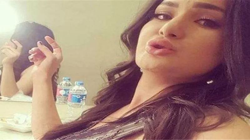سما المصري تهدد متابعيها بالذهاب عارية لنافورة مول العرب