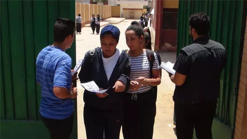 طلاب أولى ثانوي يؤدون امتحان اللغة الأجنبية بالدور الثاني