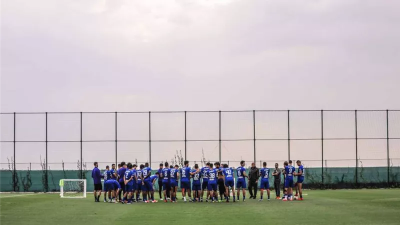 محاضرة فنية للاعبي الأهلي قبل مواجهة المقاولون