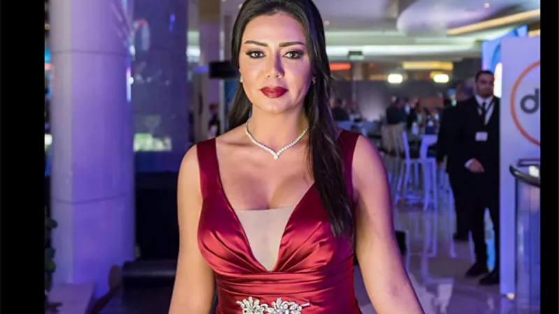 شاهد.. رانيا يوسف توجه رسالة إلى فاروق الفيشاوي