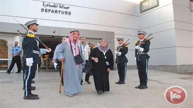 صور.. مغادرة وفود الحجاج الفلسطينيون إلى السعودية من مطار القاهرة