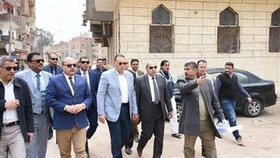 محافظ الشرقية يُفاجيء مستودع غاز ببني هلال