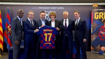 جريزمان: انتظر التتويج بالدوري مع برشلونة