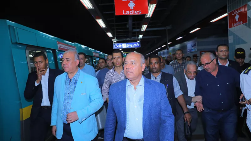 وزير النقل يتابع انتظام العمل بالخطين الثاني والثالث لمترو الأنفاق (صور)