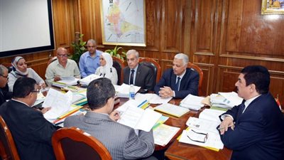 محافظ القليوبية يجتمع باللجنة العليا للقيادات لشغل بعض الوظائف بالمحافظة