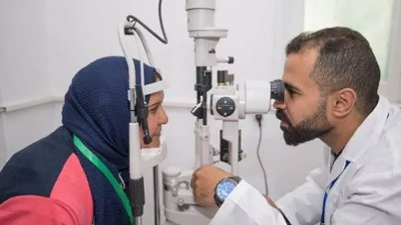 توقيع الكشف الطبي المجاني على 800 حالة مرضية بمبادرة 