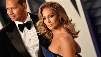 بالفيديو.. هدية أليكس رودريجرز لـ جنيفر لوبيز بمناسبة عيد ميلادها