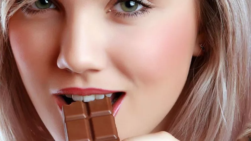 مفاجأة.. الشوكولاتة الداكنة تغنيك عن 