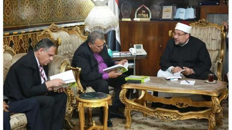 رئيس الطائفة الإنجيلية يهنئ وزير الأوقاف بعيد الأضحى (صور)