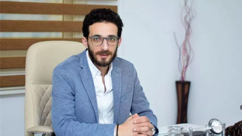 طبيب أمراض جلدية يوضح أهمية الـ