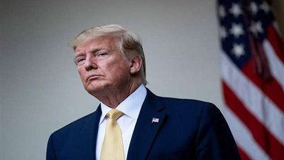 حدادا على أرواح الضحايا .. ترامب يأمر بتنكيس الأعلام