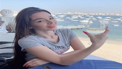 رغم هروبها من الحبس.. جوهرة تظهر بإحدى الملاهي الليلية بمصر (صور)