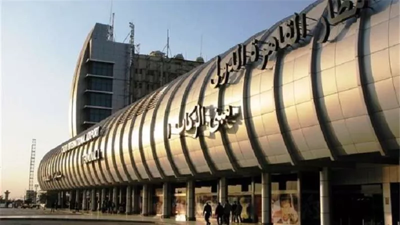 إنهاء الاستعدادات لمواجهة الكثافة التشغيلية بمطار القاهرة