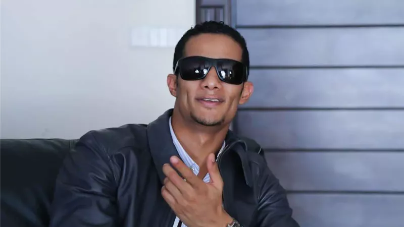 رسالة مؤثرة من محمد رمضان لضحايا حادث معهد الأورام