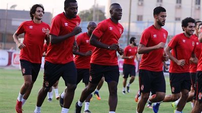 الأهلي يواصل استعداده لمواجهة 