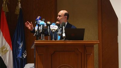 مميش: معدل عبور السفن لقناة السويس الجديدة من 80 إلى 85 سفينة يوميا