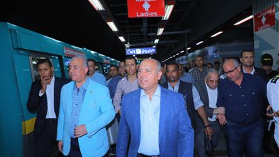 وزير النقل: رفع حالة الطوارئ بالخطوط الثلاثة لمترو الأنفاق لاستقبال العيد