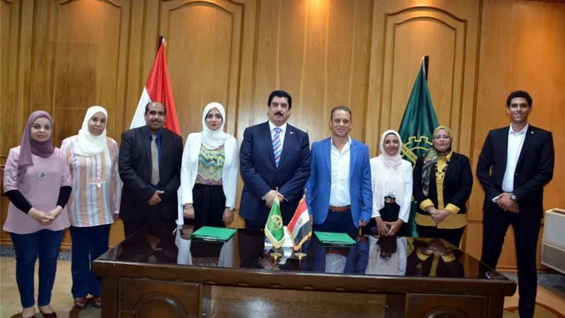 محافظ القليوبية يوقع بروتوكول مع 