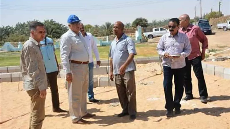 محافظ الوادي الجديد يتفقد أعمال إنشاء مدرسة تعليم القيادة للأطفال