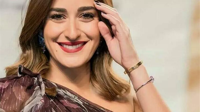 أمينة خليل: تابعت زي الشمس في رمضان ودينا الشربيني رائعة